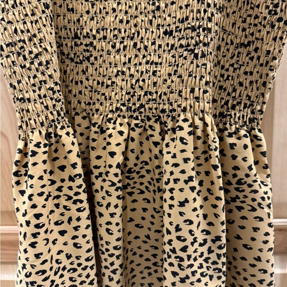 Pleione Anthropologie Classy Tan and Black Leopard Print Smocked Top Size M - Picture 5 of 11